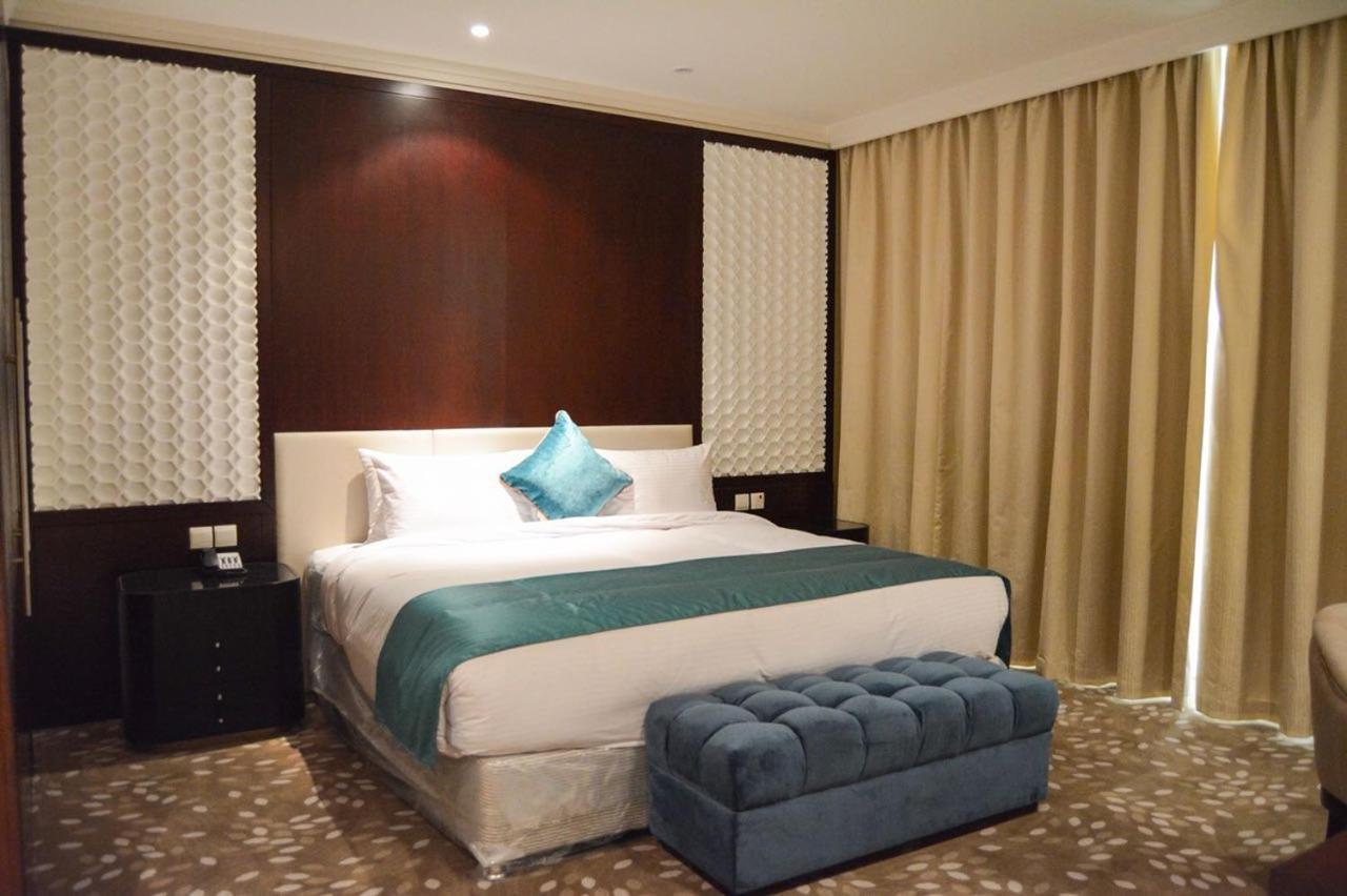 Grand Mercure Hotel Dubai Eksteriør billede